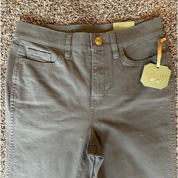 5/$25 RYEGRASS high-waisted, semi-flare denim jean size 4 - Picture 4 of 8